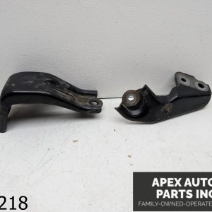 OEM 2007 Toyota Prius 1.5L Engine Bracket