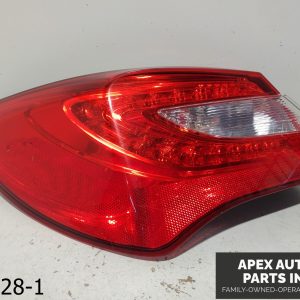 OEM 2011-2014 Chrysler 200 3.6L SEDAN Left Driver Tail Light