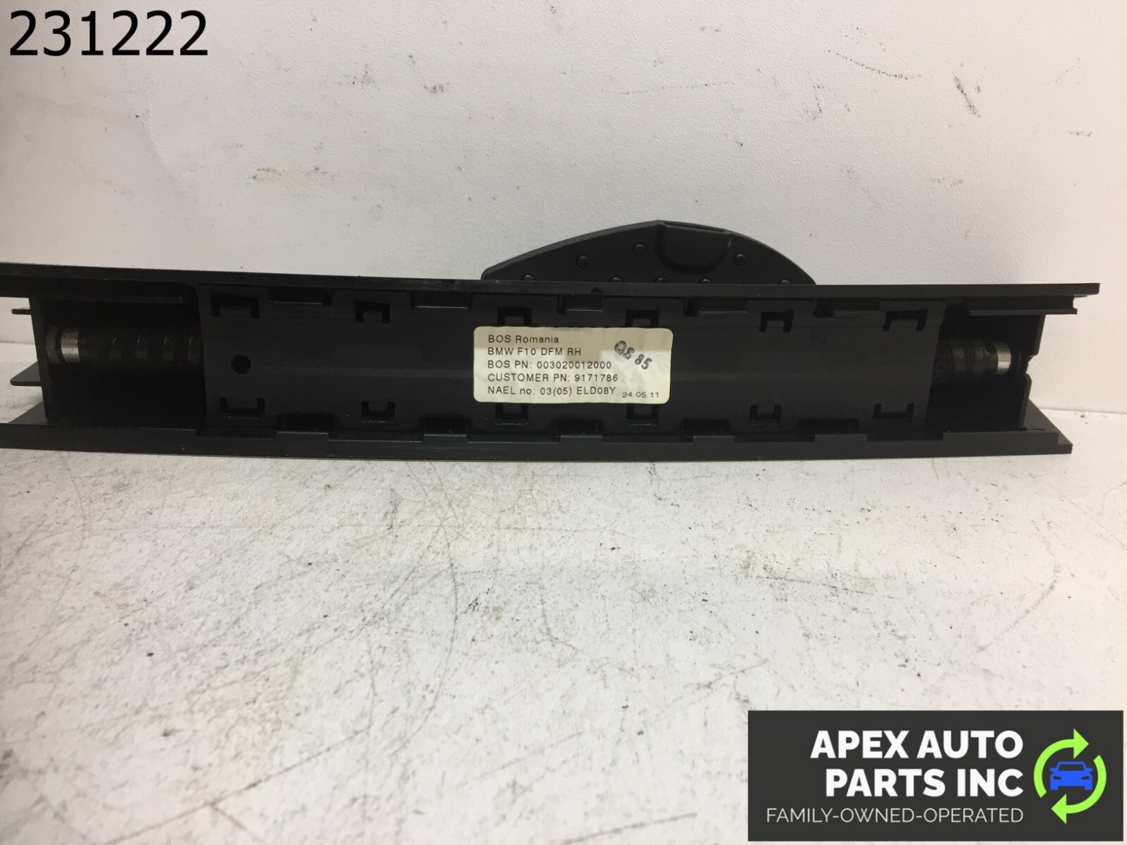 OEM 2011 BMW 550i LEFT REAR DOOR QUARTER WINDOW PRIVACY SUN SHADE - Image 4