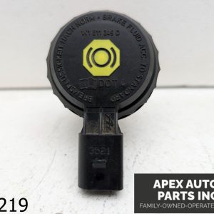 OEM 2012 Volkswagen Eos 2.0L brake fluid cap