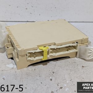 OEM 2013-2015 Toyota Avalon 3.5L INTERIOR CABIN FUSE RELAY BOX