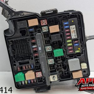 OEM 2014 Kia Sorento 2.4L Engine Relay Fuse Box  W/ Cover