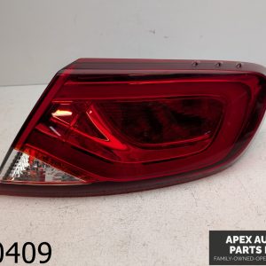 OEM 2015 Chrysler 200 3.6L Sedan Rear Right Passenger Side Tail Light Assembly