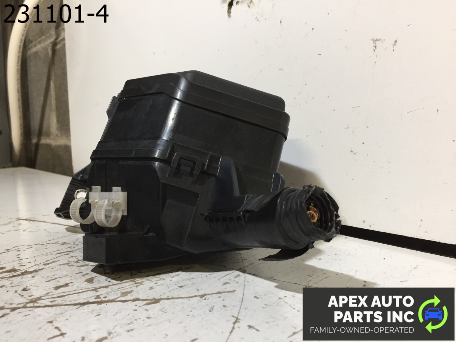 OEM 2015 Lexus ES350 Toyota Denso Relays Box Assembly Unit - Image 4