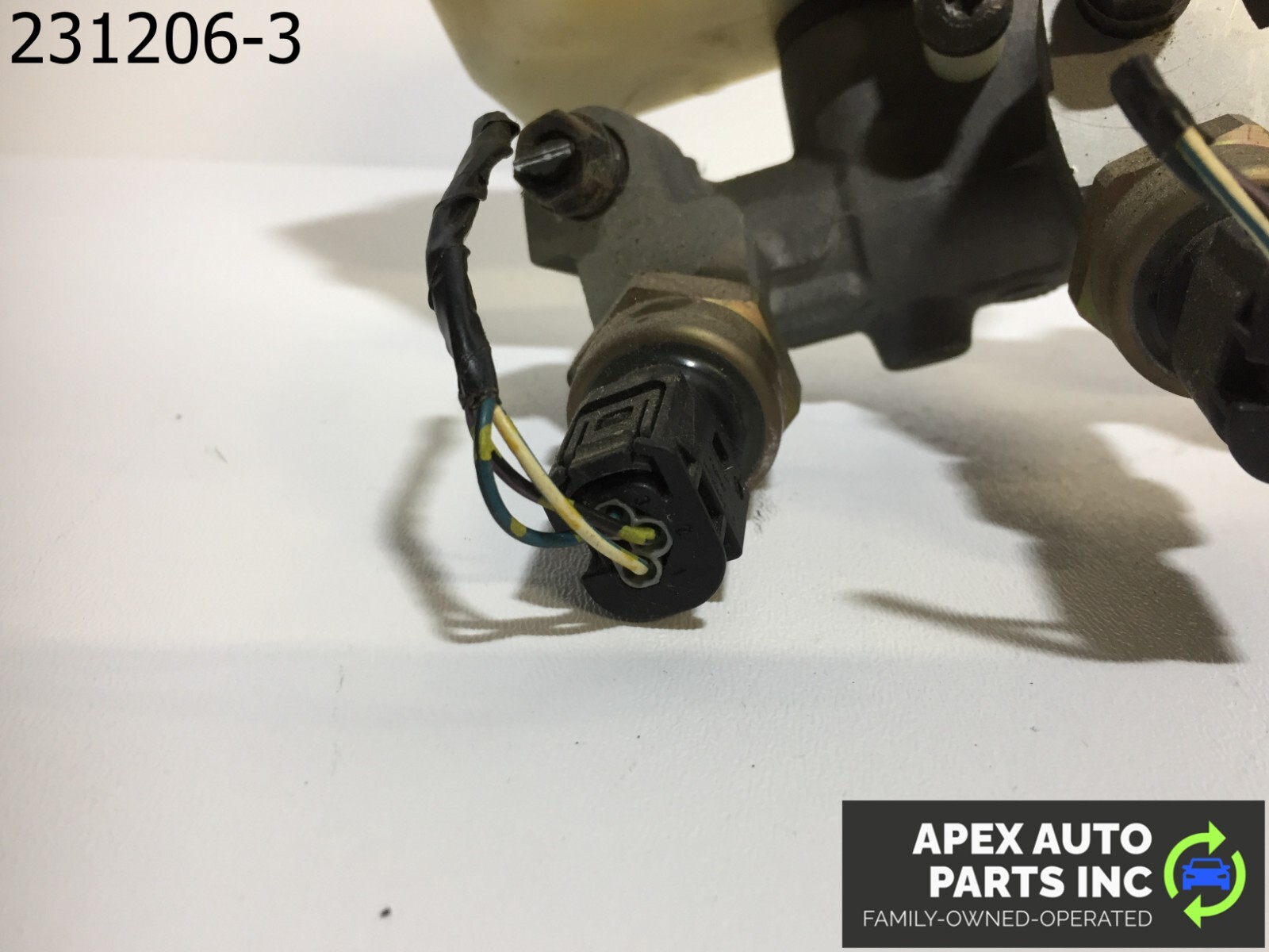 OEM BMW 325i 2004 Power Brake Master Cylinder Tank Bottle Reservoir - Image 10