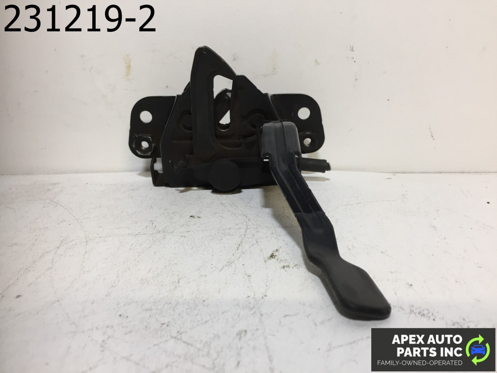 OEM Hyundai Elantra 2012 Hood Lock Latch 811303X000 - Image 5