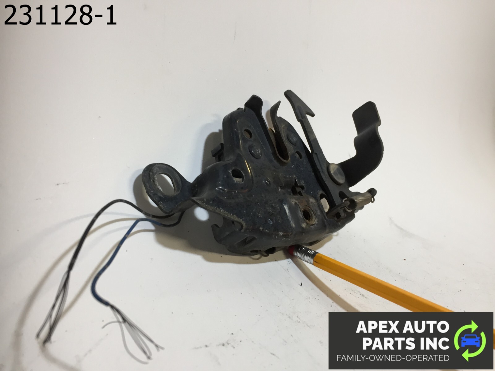 OEM Infiniti M35 2010 FRONT HOOD LATCH - Image 3