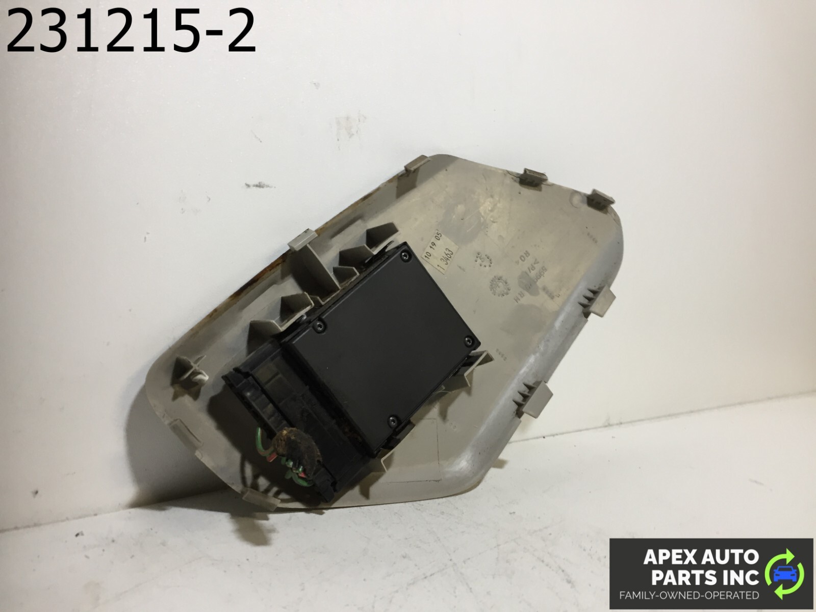 OEM Jeep Commander 2006 RIGHT FRONT SEAT ADJUSTMENT SWITCH WITH GRAY BEZEL - Image 6