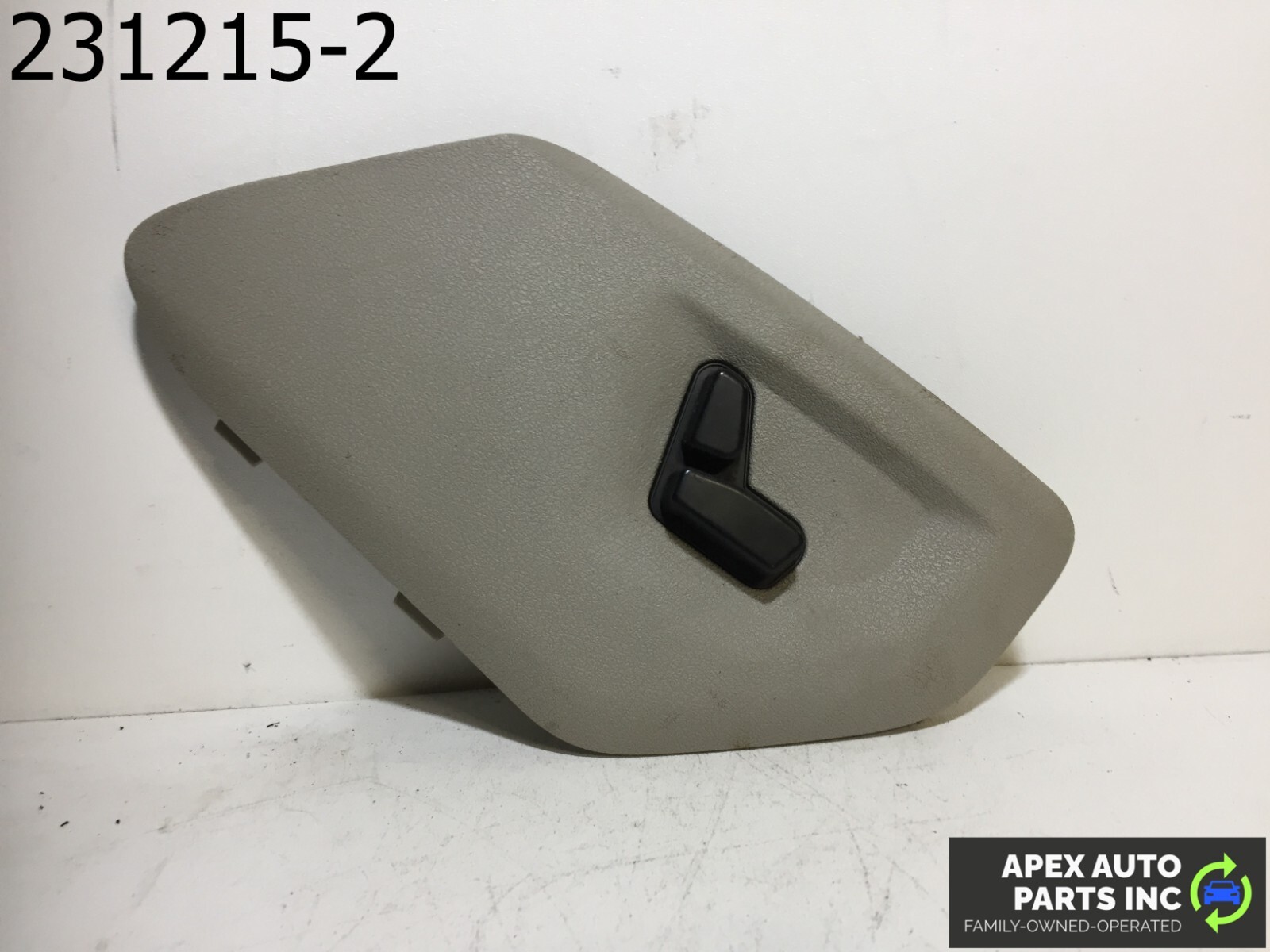 OEM Jeep Commander 2006 RIGHT FRONT SEAT ADJUSTMENT SWITCH WITH GRAY BEZEL