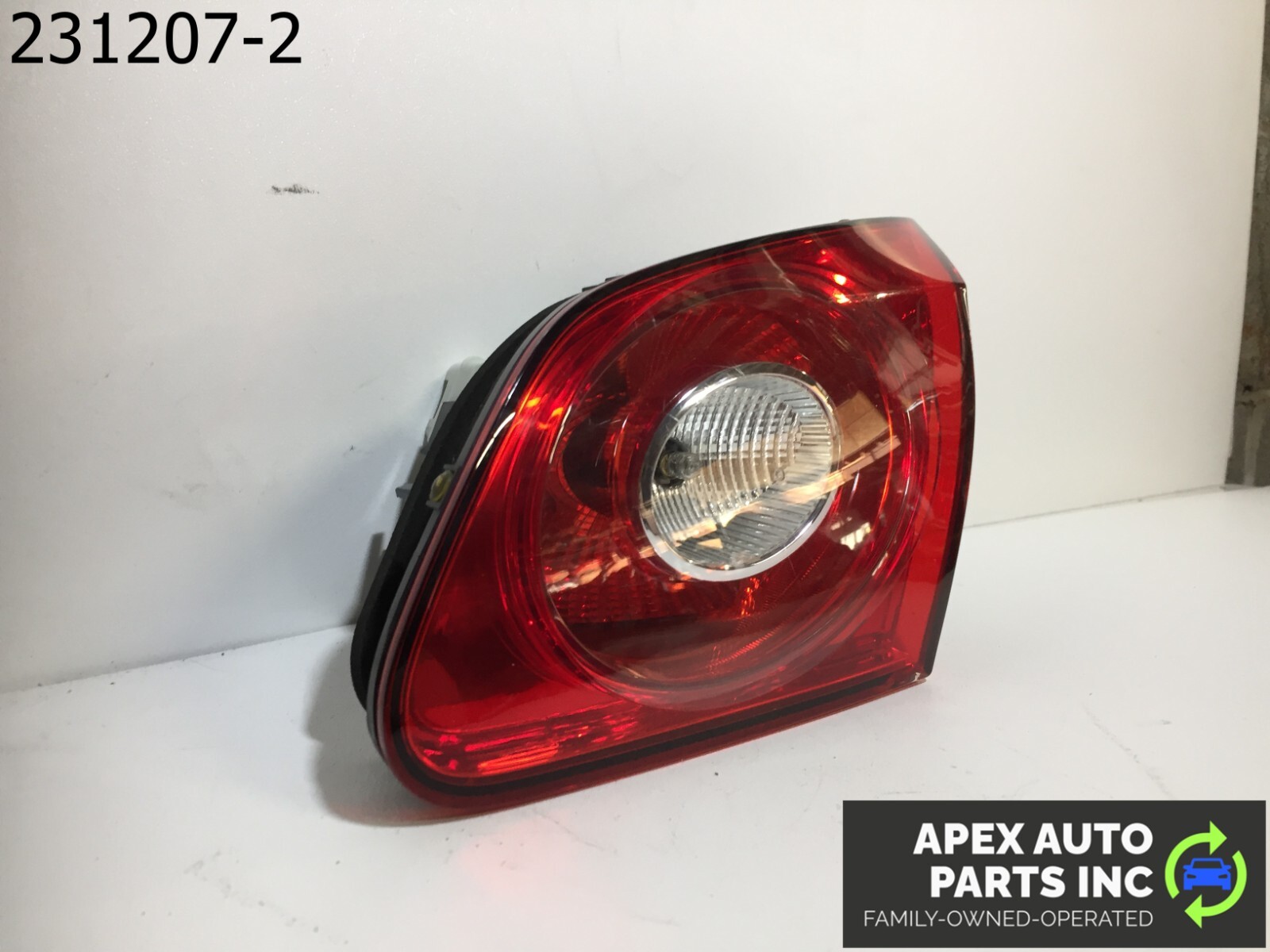OEM Volkswagen CC 2012 VOLKSWAGEN CC RIGHT PASSSENGER SIDE TAIL LIGHT - Image 3