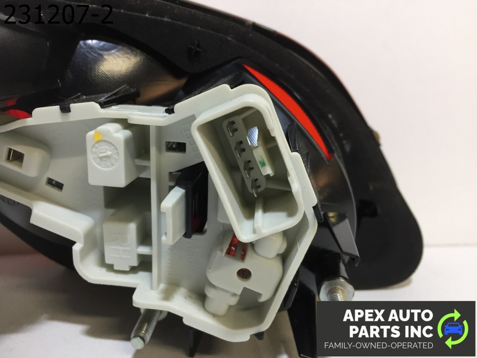 OEM Volkswagen CC 2012 VOLKSWAGEN CC RIGHT PASSSENGER SIDE TAIL LIGHT - Image 8