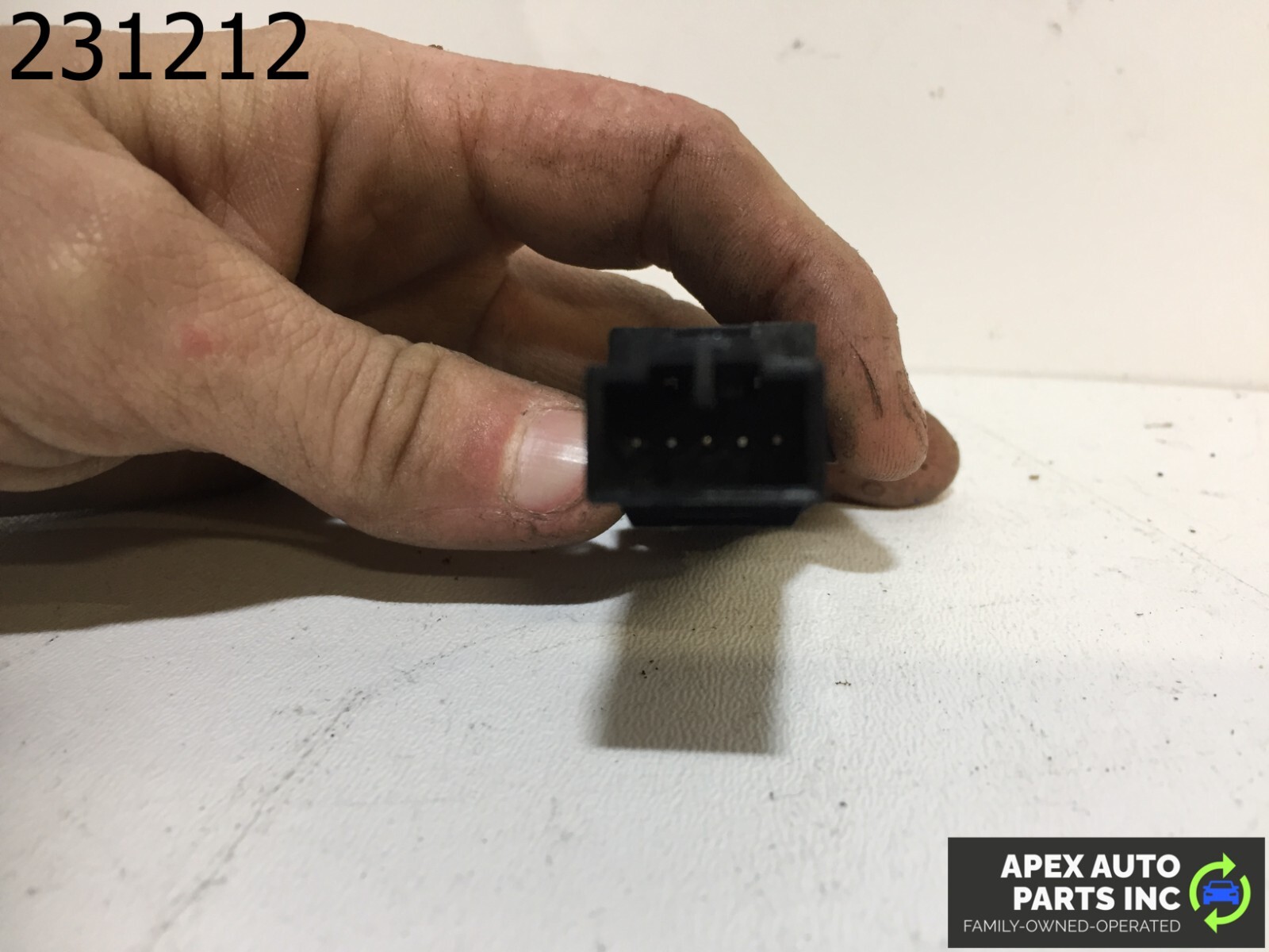 OEM Volvo XC90 2004 DASHBOARD INSTRUMENT PANEL CENTER HAZARD LIGHT SWITCH - Image 8