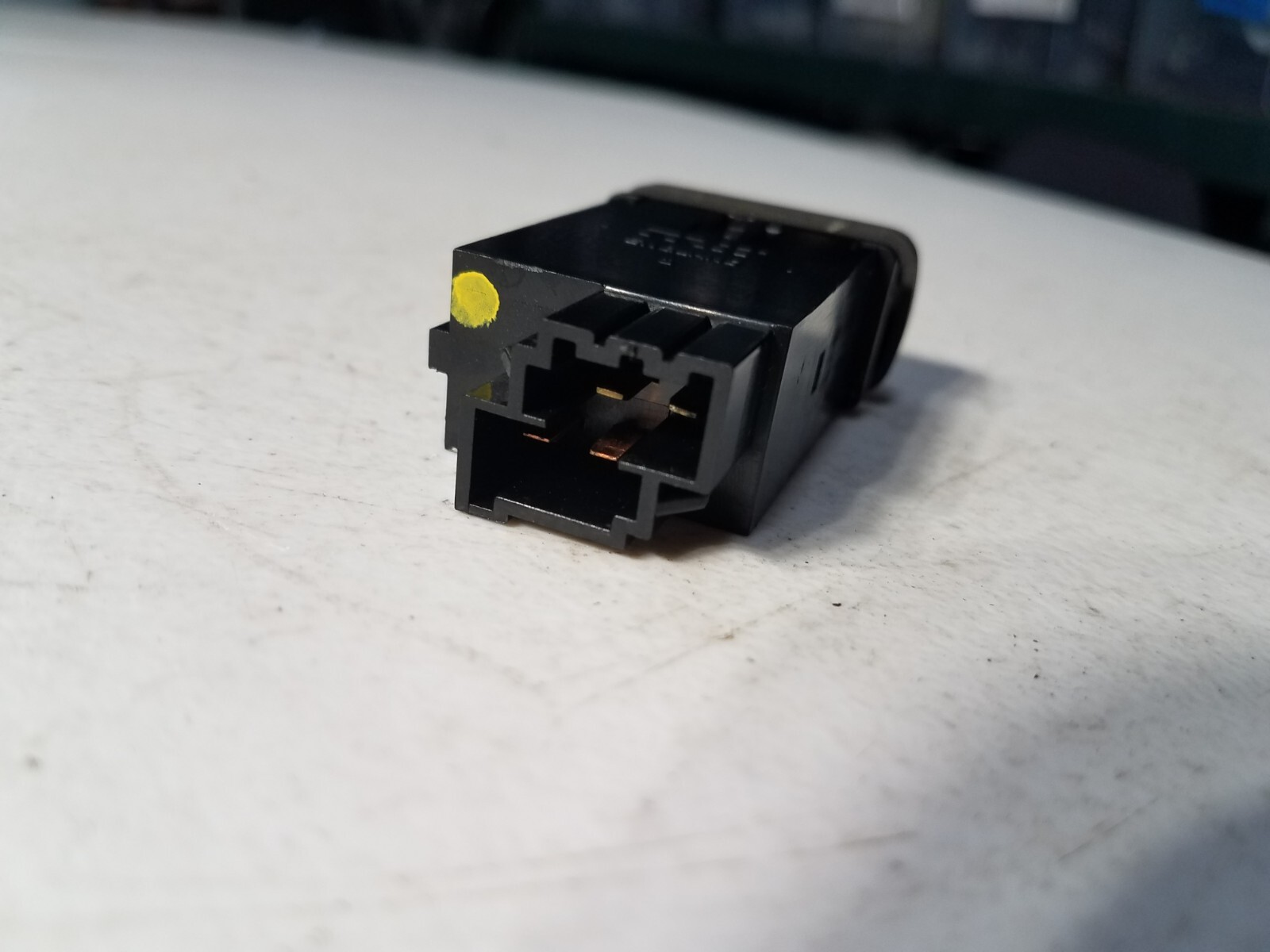 VOLVO S40 VOLVO V40 2000 DSA SWITCH DYNAMIC STABILITY SWITCH OEM 30862863 - Image 4