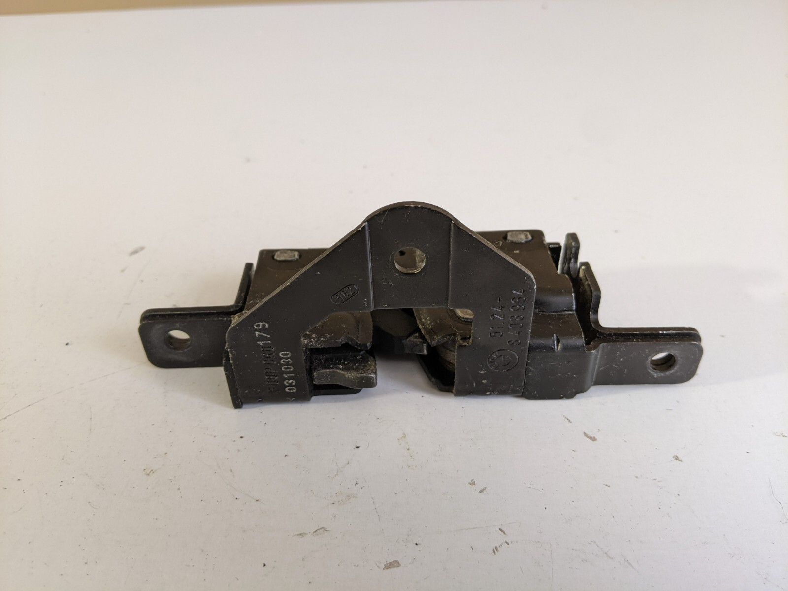 2001 2002 2003 2004 2005 BMW X5 REAR RIGHT LOWER TAILGATE LATCH LOCK OEM - Image 3