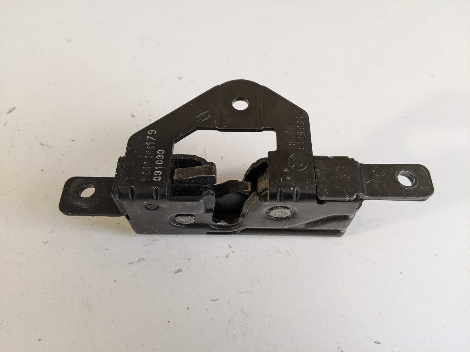 2001 2002 2003 2004 2005 BMW X5 REAR RIGHT LOWER TAILGATE LATCH LOCK OEM - Image 5