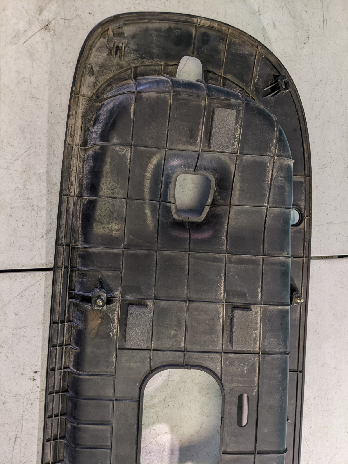 2001-2006 HYUNDAI SANTA FE TRUNK EXTERIOR FINISH PANEL OEM - Image 8