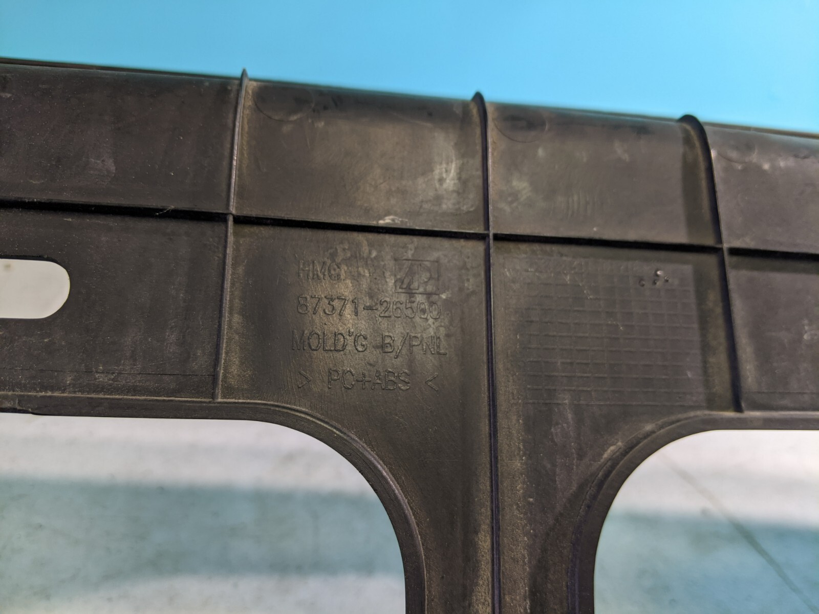 2001-2006 HYUNDAI SANTA FE TRUNK EXTERIOR FINISH PANEL OEM - Image 9