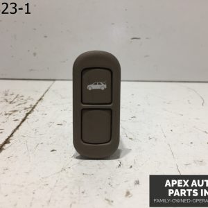 2003 - 2006 Kia Sorento Rear Lift Gate Trunk Release Switch Button OEM 2004 2005