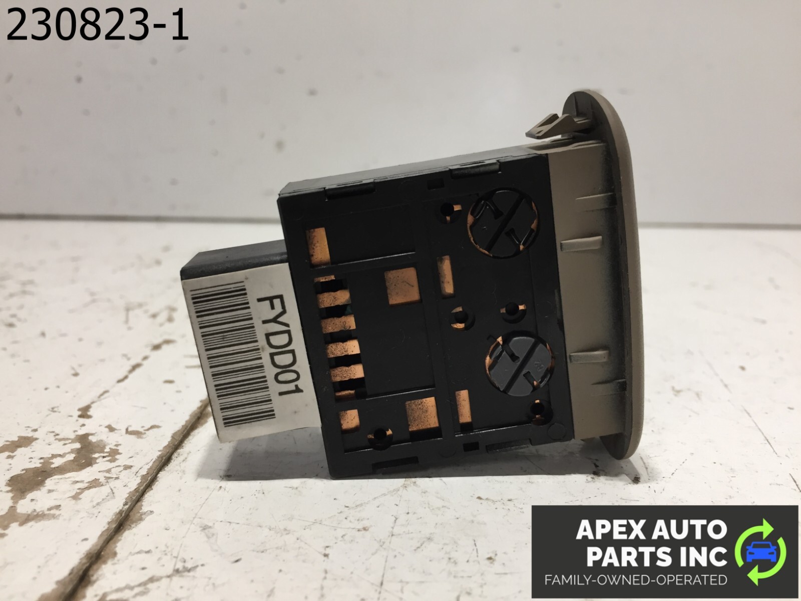 2003 - 2006 Kia Sorento Rear Lift Gate Trunk Release Switch Button OEM 2004 2005 - Image 8