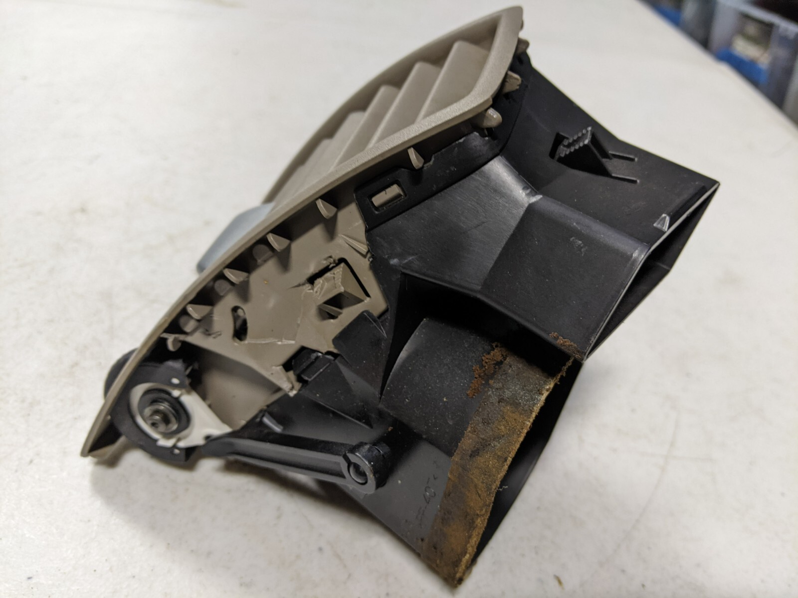 2003-2014 VOLVO XC90 FRONT LEFT DRIVER SIDE DASH AC AIR VENT OEM - Image 4