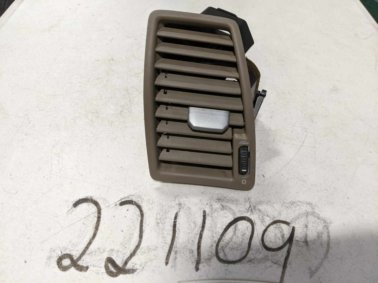 2003-2014 VOLVO XC90 FRONT LEFT DRIVER SIDE DASH AC AIR VENT OEM