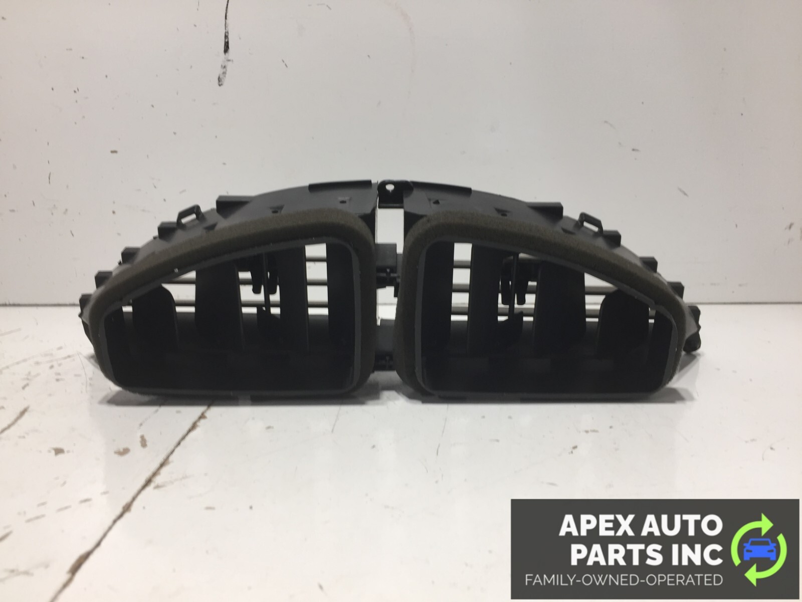 2004 2005 2006 Nissan Quest Dash Bezel Center Vents Beige OEM - Image 5