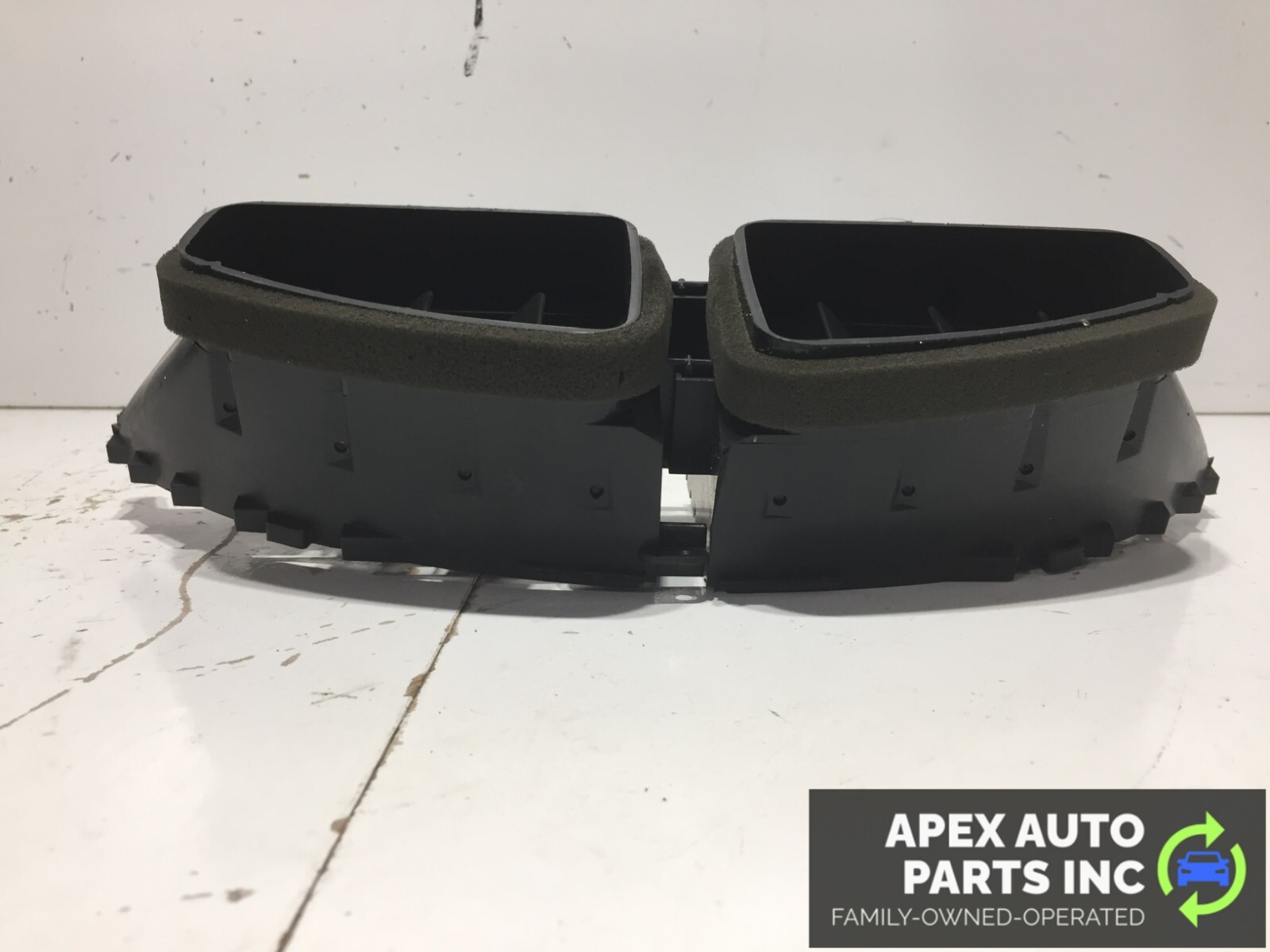 2004 2005 2006 Nissan Quest Dash Bezel Center Vents Beige OEM - Image 9