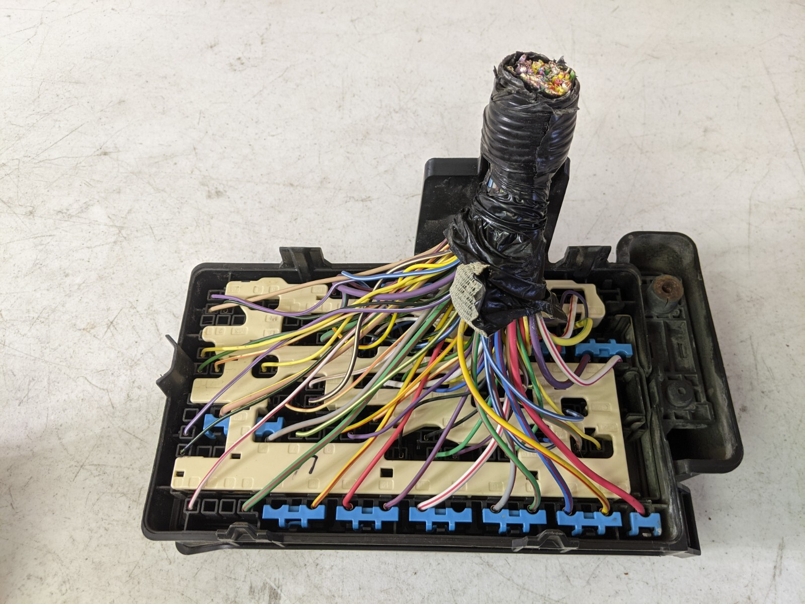 2007-2010 Lincoln MKX Ford Edge Engine Bay Fusebox Fuse Box Relay Module OEM - Image 3