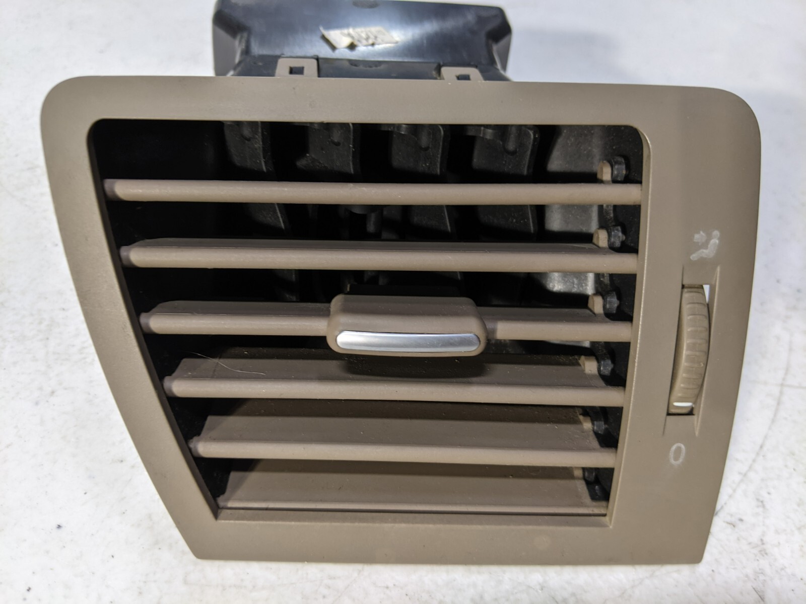 2009-2014 Volkswagen Routan Left Driver Side Dash AC Air Vent Outlet Duct Grille - Image 3