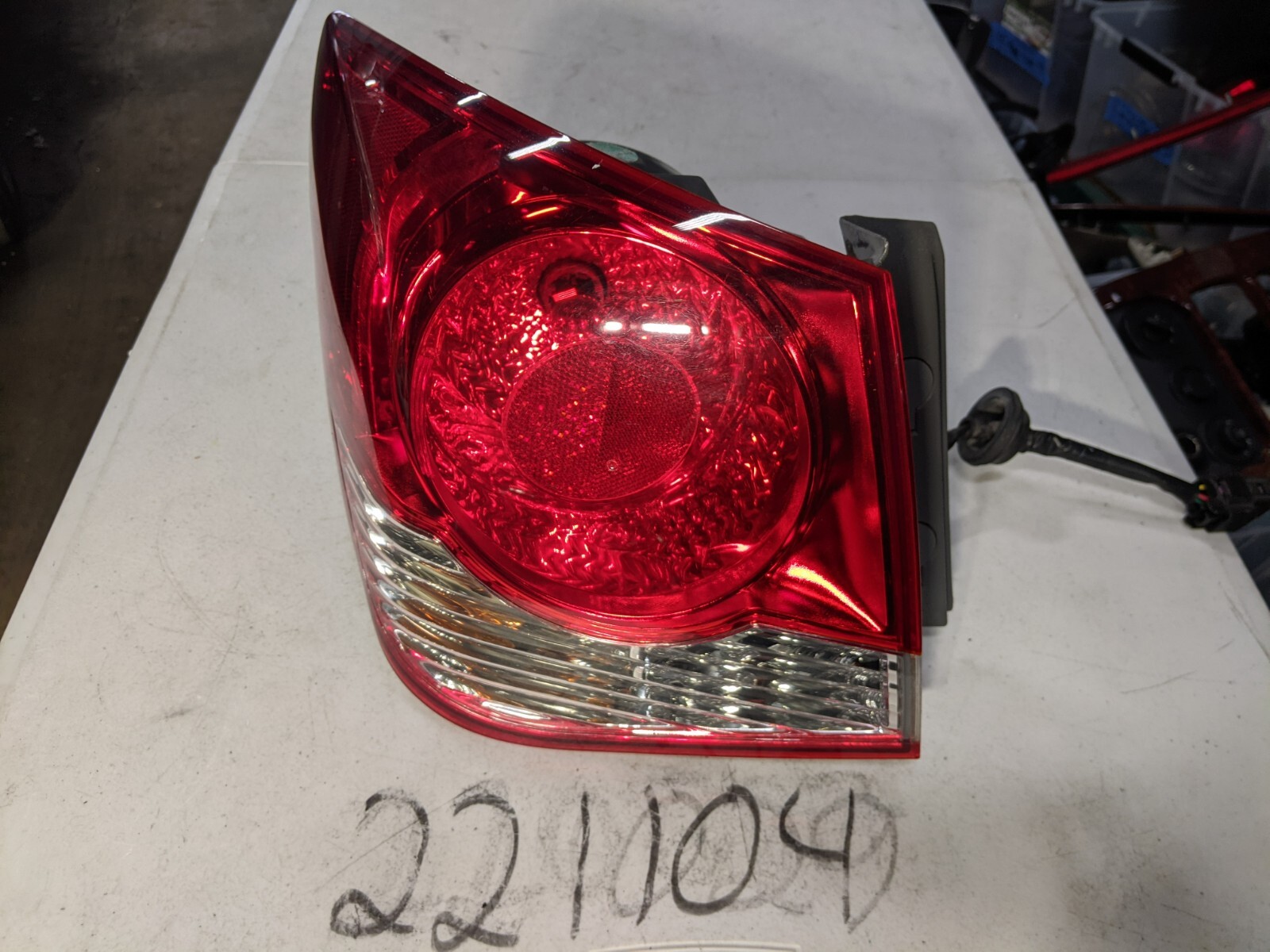 2011-2015 CHEVROLET CRUZE LH DRIVER'S SIDE OUTER HALOGEN TAIL LIGHT OEM