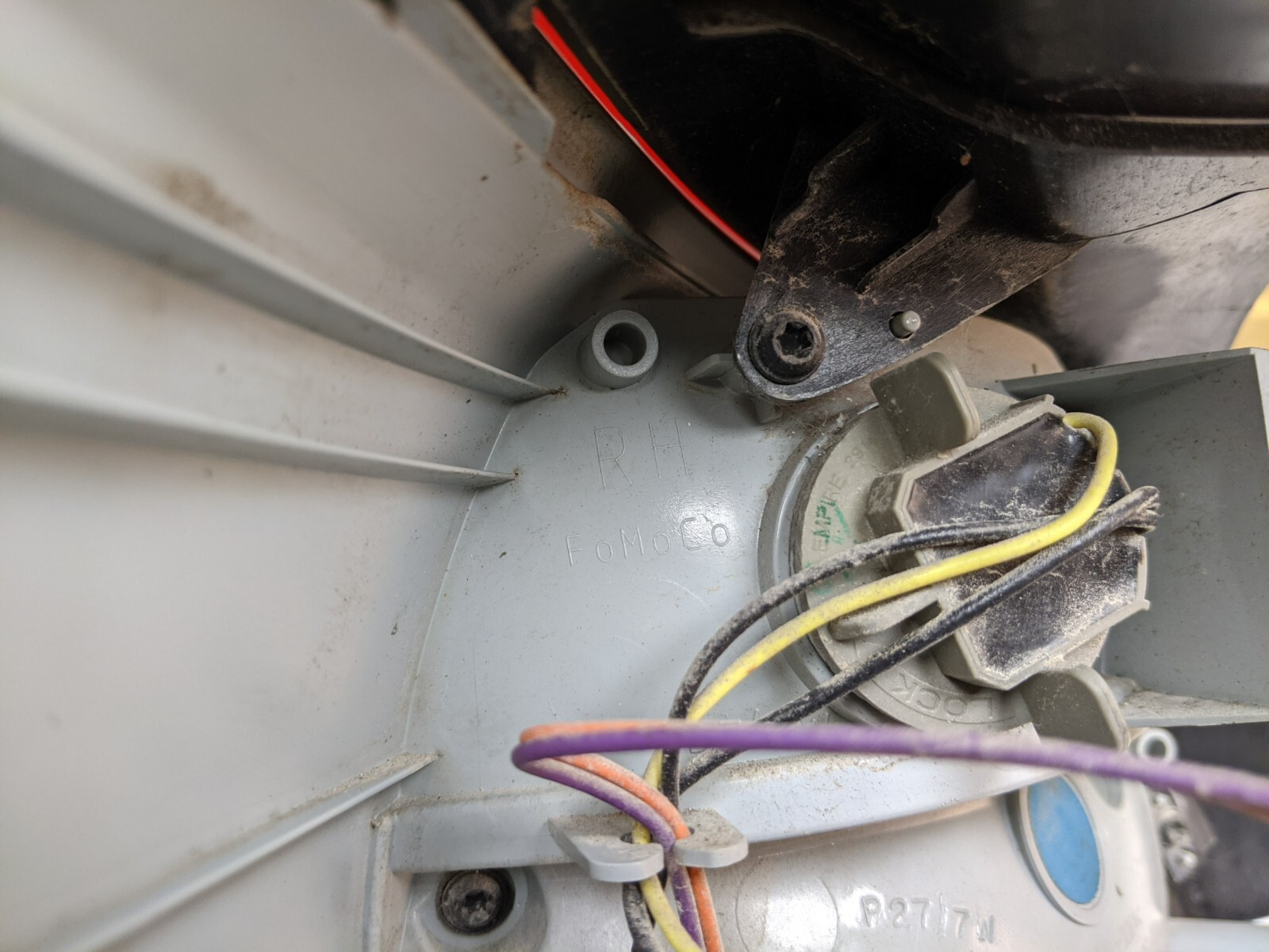 2015 16 17 18 Ford Focus Sedan Brake Stop Lamp Tail Light Quarter Right Rh OEM - Image 9