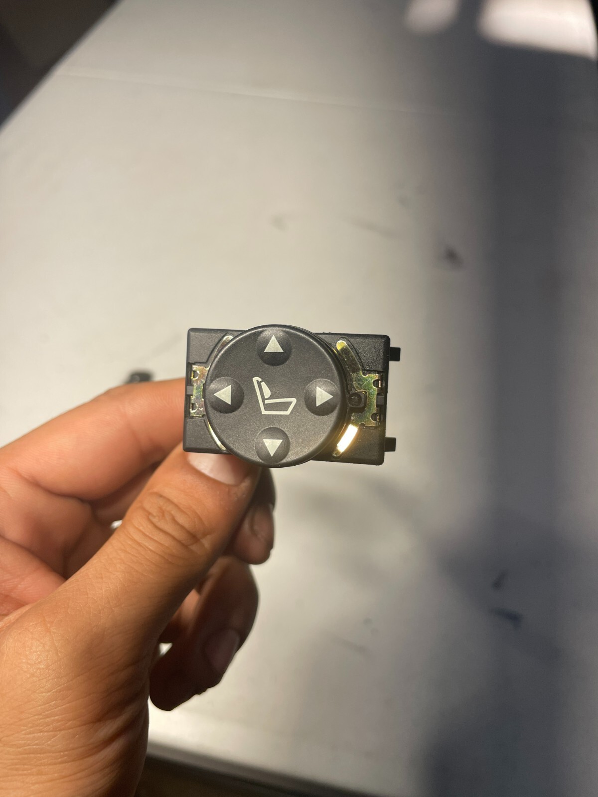 BMW E53 E46 Front Right RH Passenger Seat Lumbar Support Switch 61318360877 OEM