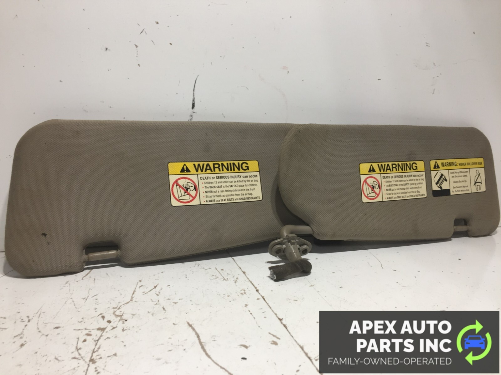 OEM 03-09 Kia Sorento Sun Visor Set Sunvisors Mirrors Light Set Driver Passenger - Image 3