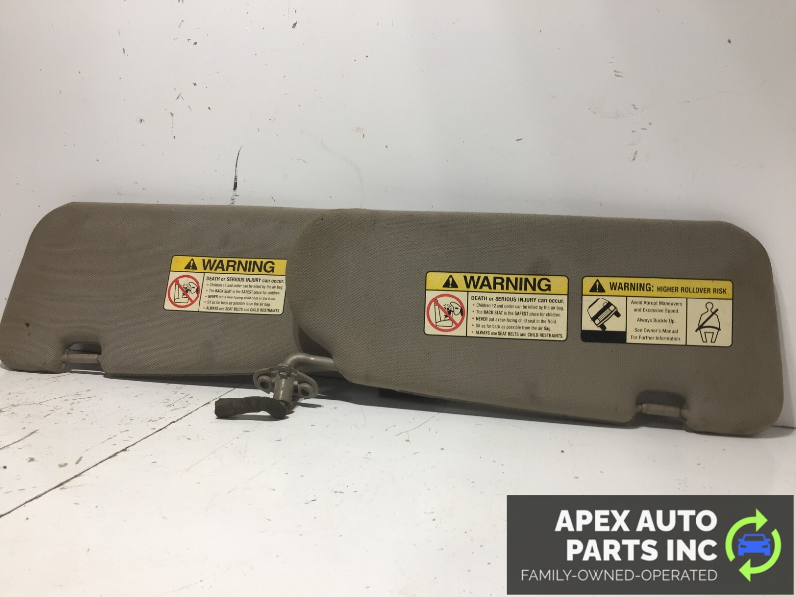 OEM 03-09 Kia Sorento Sun Visor Set Sunvisors Mirrors Light Set Driver Passenger - Image 4