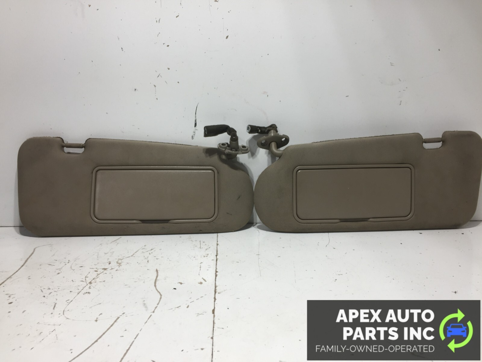 OEM 03-09 Kia Sorento Sun Visor Set Sunvisors Mirrors Light Set Driver Passenger - Image 5