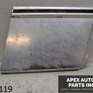 OEM 1978 Chevrolet Caprice 4.1L RH Front Right fender Lower Rocker trim Molding