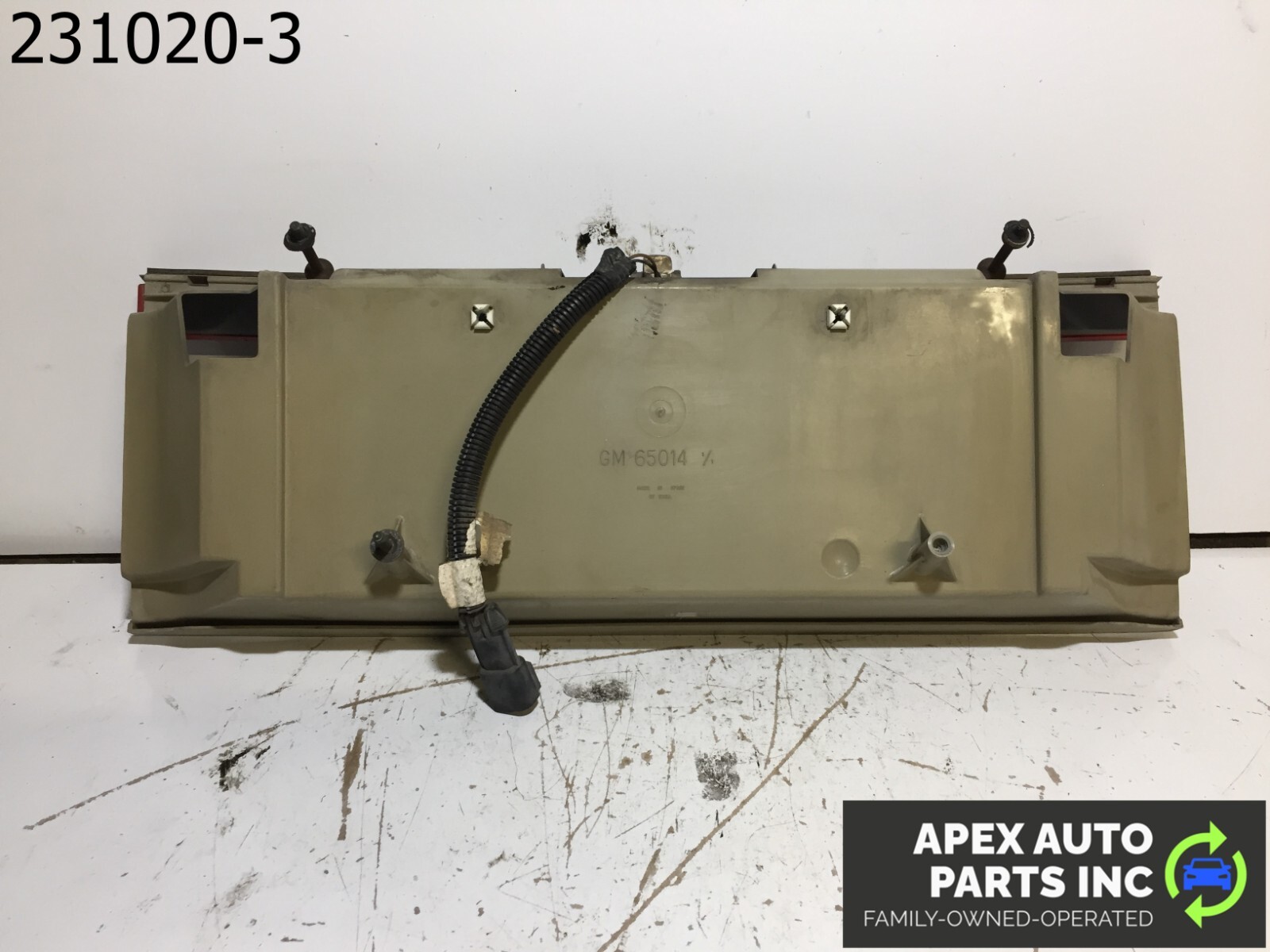 OEM 1990 Cadillac Allante Taillight Trunk License Plate Holder Garnish OEM - Image 5