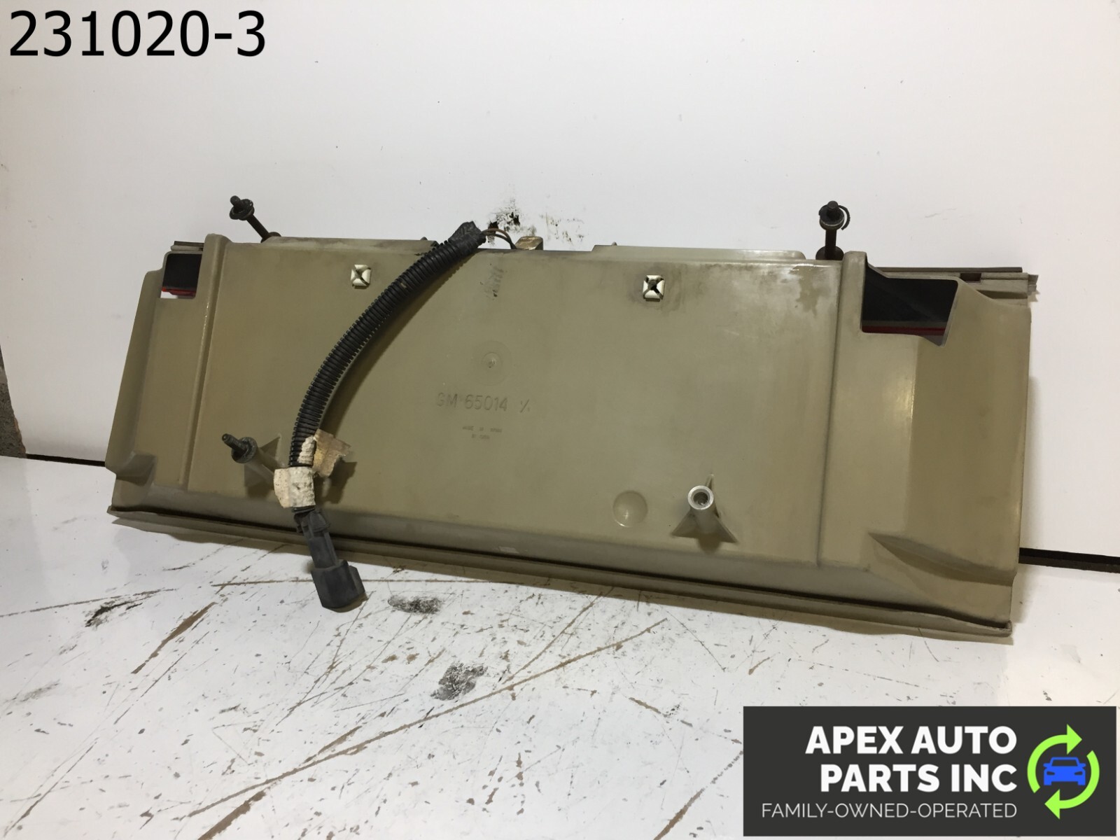 OEM 1990 Cadillac Allante Taillight Trunk License Plate Holder Garnish OEM - Image 7