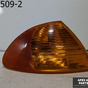 OEM 2000 BMW 323i 2.5L Signal Light Right Side Sedan w/ Amber Lens 5761R