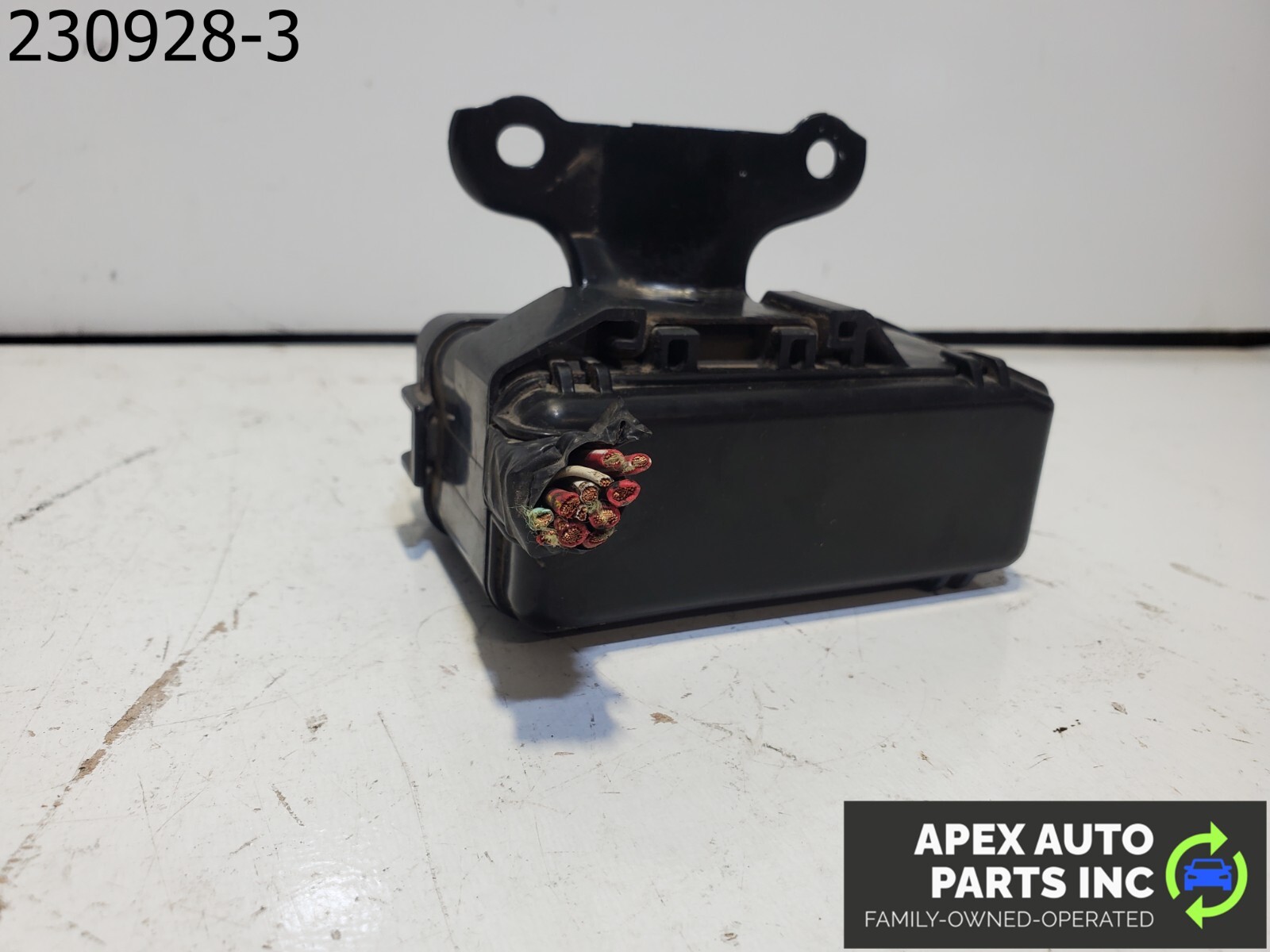 OEM 2001 Lexus RX300 Under Hood Fuse Relay Junction Box OEM KM505181 - Image 8