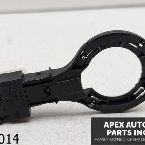 OEM 2002-2005 BMW 745Li 4.4L Fiber Optic Housing Loop Connector