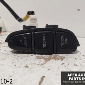 OEM 2002-2005 Hyundai XG350 Steering Wheel Mounted Cruise Control Switch Buttons
