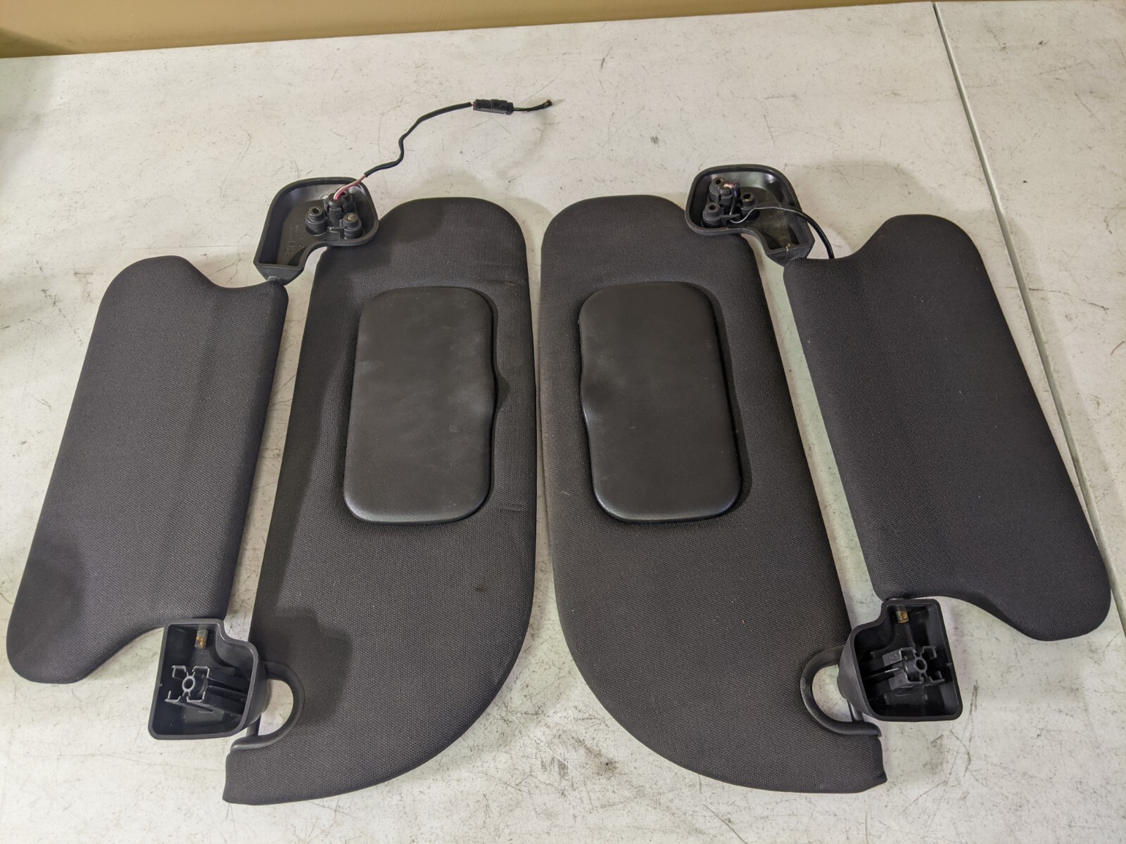 OEM 2003 2004 2005 2006 LINCOLN NAVIGATOR SUN VISORS GRAY - Image 3