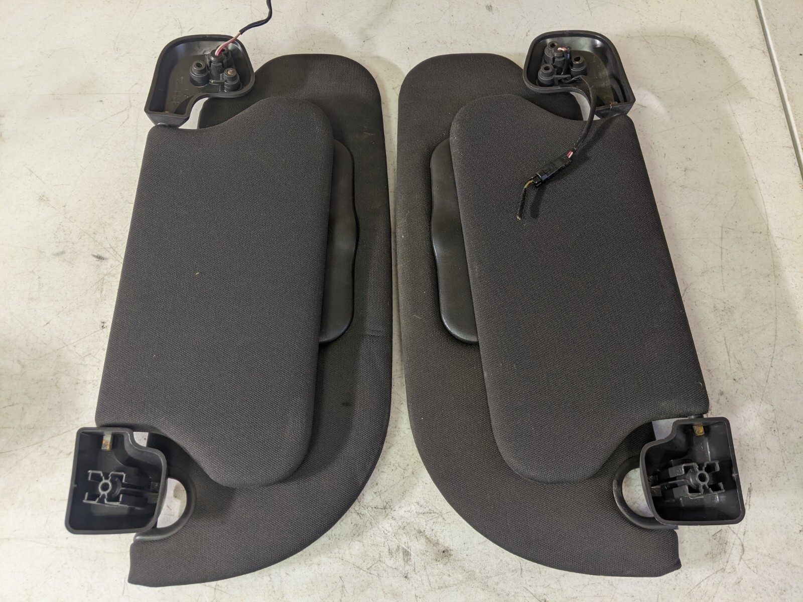 OEM 2003 2004 2005 2006 LINCOLN NAVIGATOR SUN VISORS GRAY