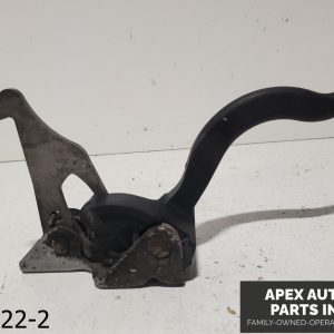 OEM 2004-2006 BMW X5 4.4L Upper HOOD Latch 8402552