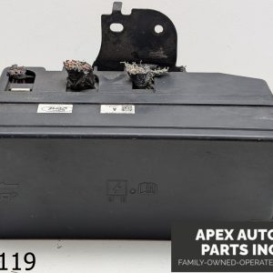 OEM 2006 Ford Mustang 4.0L Fuse Box Engine Assembly