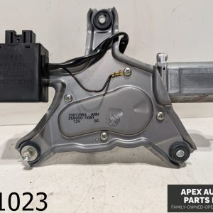 OEM 2006 Hummer H3 3.5L REAR WIPER WASHER MOTOR WITH ARM ASSEMBLY