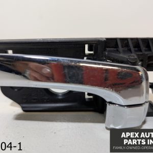 OEM 2007-2010 Hyundai Entourage 3.8L Interior Door Handle