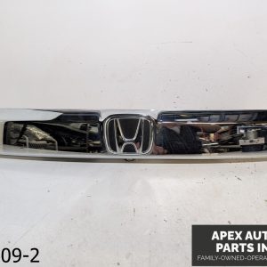 OEM 2009-2011 Honda Pilot LX Tailgate Trunk Lid Garnish Finish Molding w/ CAMERA