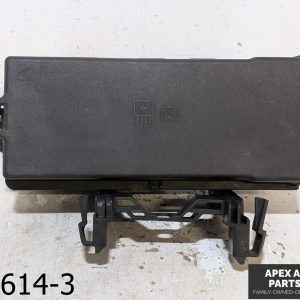 OEM 2009-2012 Lincoln MKS 3.7L Fuse Box Engine
